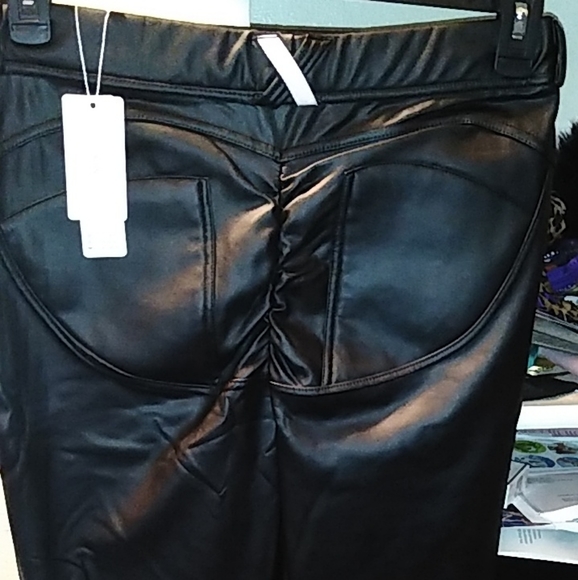 Faux leather pants - Picture 3 of 3